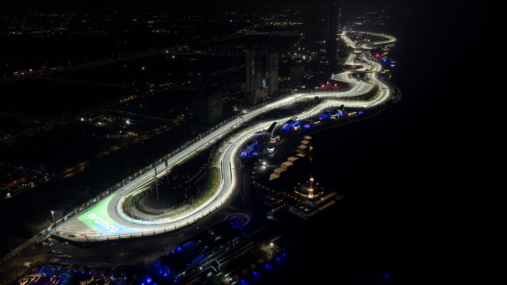 Saudi Automobile and Motorcycle Federation lights the Jeddah Corniche Circuit using TLC for LED technology from Musco Lighting