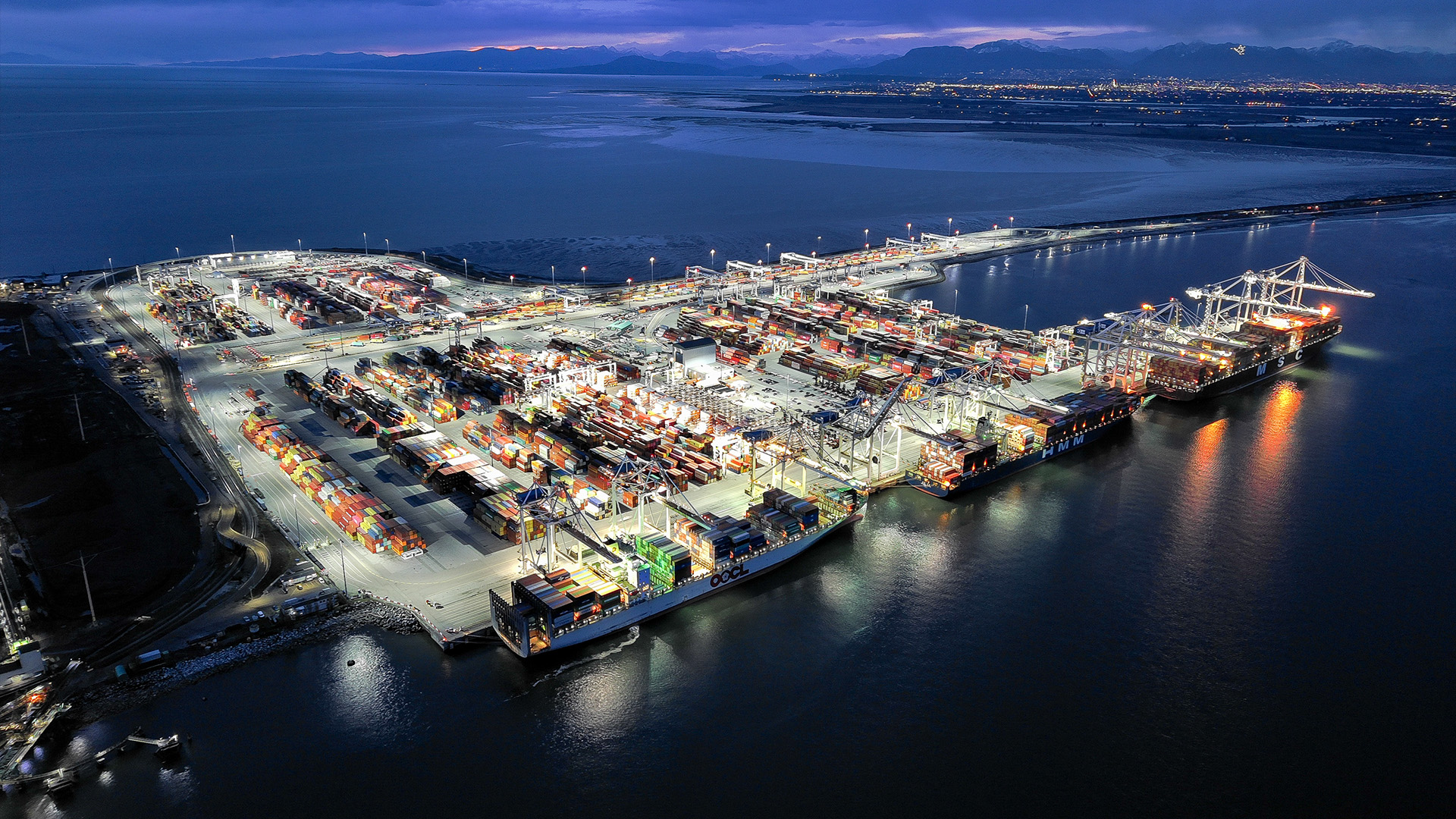 GCT Deltaport reduces energy use and glare with LED port lighting retrofit from Musco