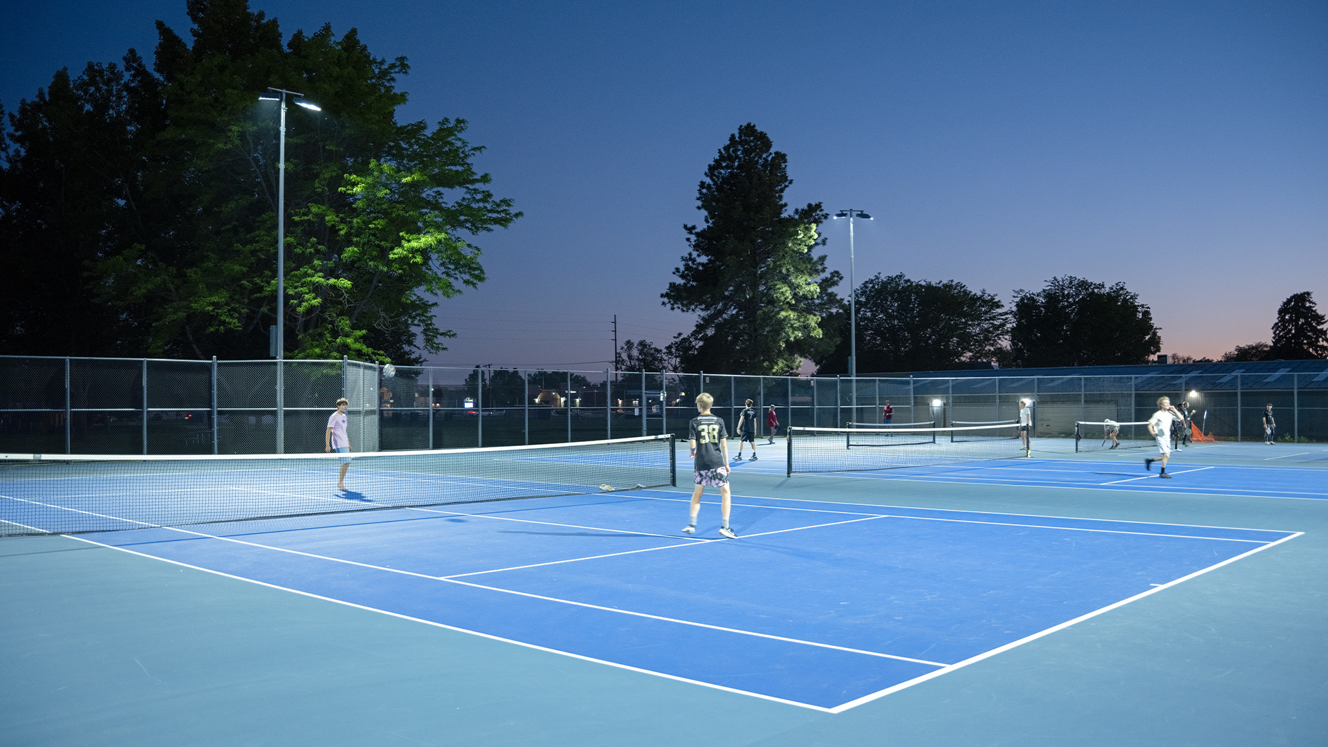 sport lighting structure system for tennis courts